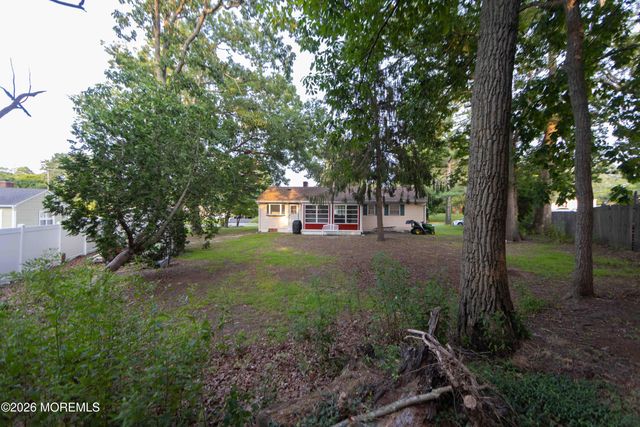 826 Bartlett Place, Toms River, NJ 08753