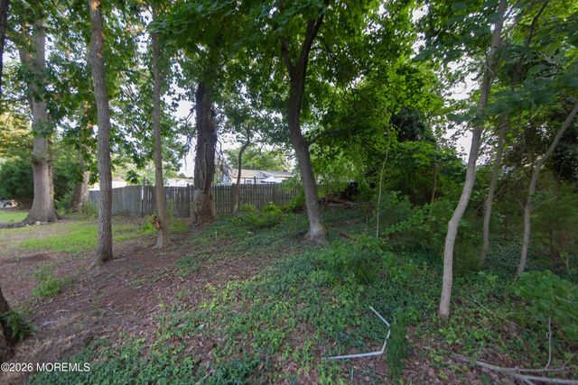 826 Bartlett Place, Toms River, NJ 08753