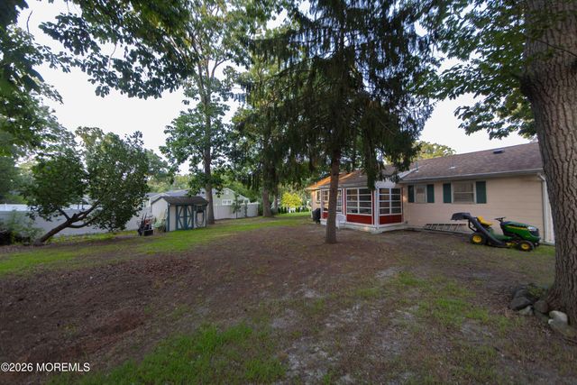 826 Bartlett Place, Toms River, NJ 08753