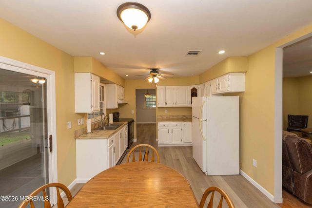 826 Bartlett Place, Toms River, NJ 08753