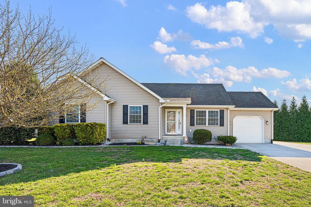 70 W DEER TRAIL RD, Clayton, DE 19938