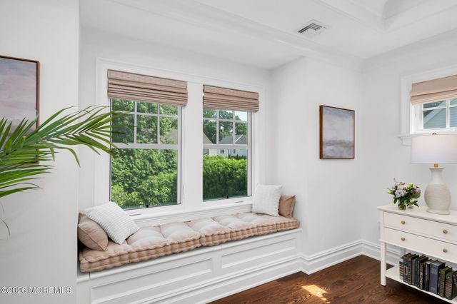 28 Lockwood Place, Fair Haven, NJ 07704