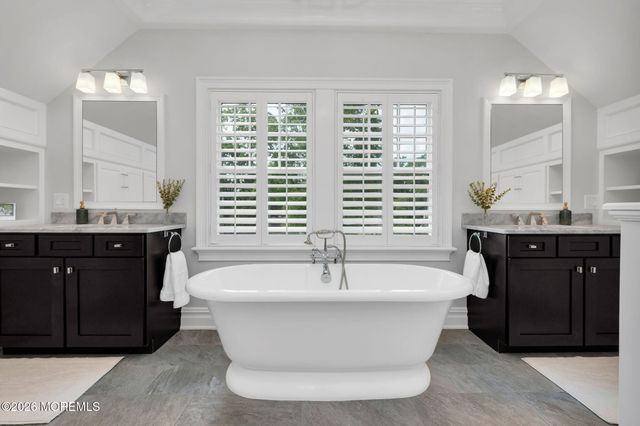 28 Lockwood Place, Fair Haven, NJ 07704