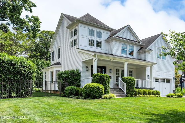 28 Lockwood Place, Fair Haven, NJ 07704
