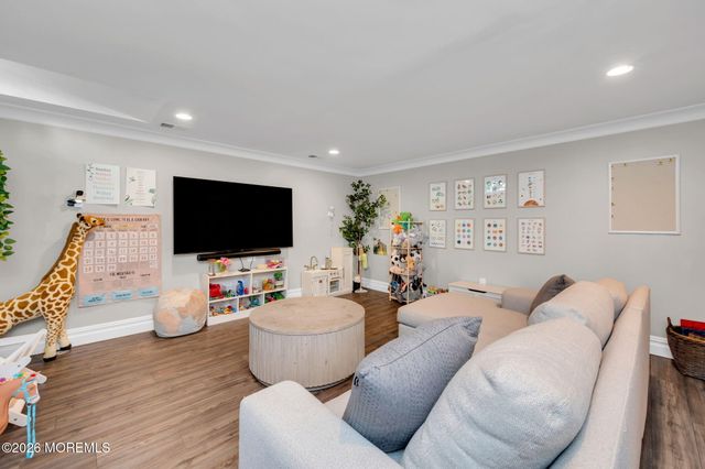 28 Lockwood Place, Fair Haven, NJ 07704