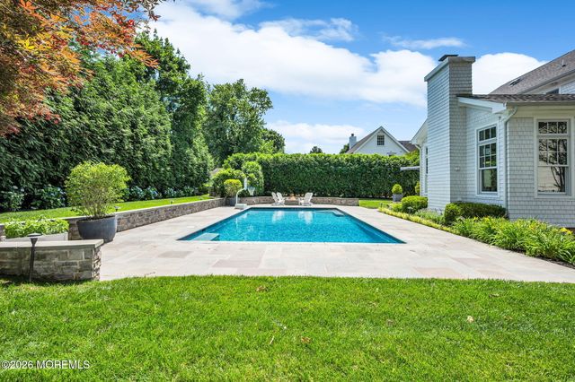 28 Lockwood Place, Fair Haven, NJ 07704