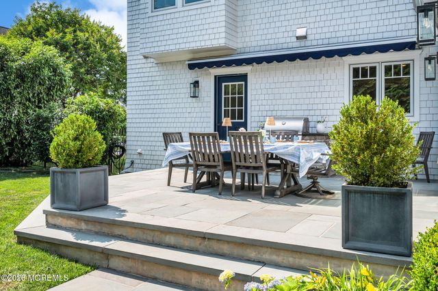 28 Lockwood Place, Fair Haven, NJ 07704