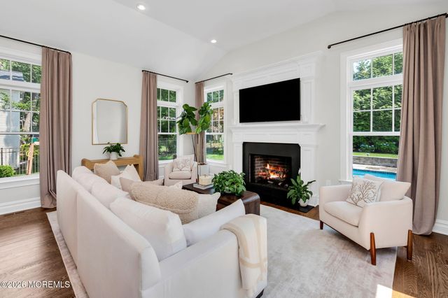 28 Lockwood Place, Fair Haven, NJ 07704