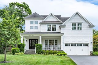 28 Lockwood Place, Fair Haven, NJ 07704
