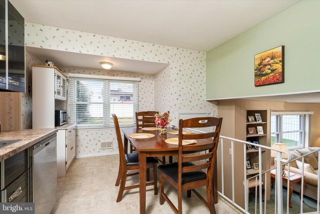 35 WESLEYAN DR, Hamilton, NJ 08690