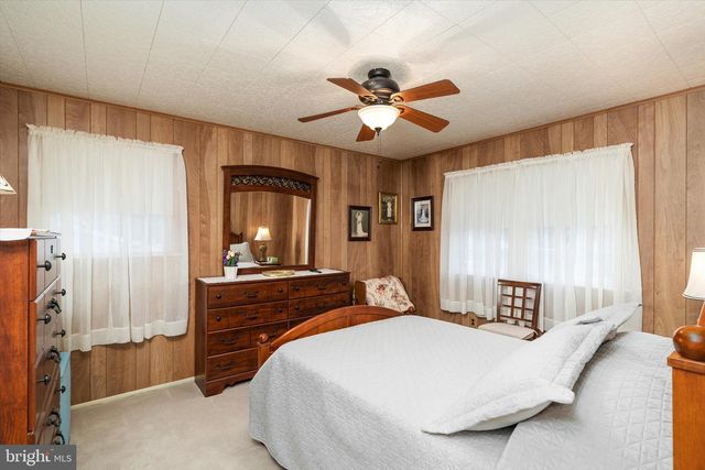 35 WESLEYAN DR, Hamilton, NJ 08690