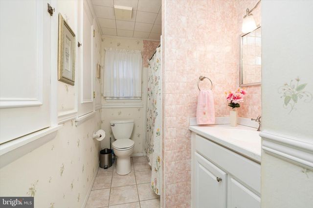 35 WESLEYAN DR, Hamilton, NJ 08690