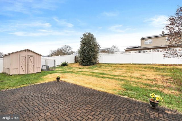 35 WESLEYAN DR, Hamilton, NJ 08690