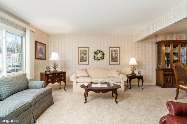 35 WESLEYAN DR, Hamilton, NJ 08690