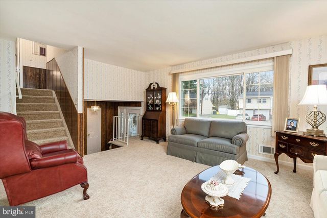 35 WESLEYAN DR, Hamilton, NJ 08690