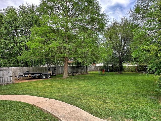 912 Van Winkle Circle, Athens, TX 75751