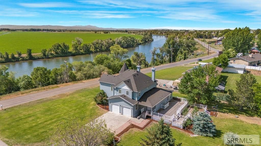 Image 2 of property listing at 678 E 1550 N, Shelley, ID 83274