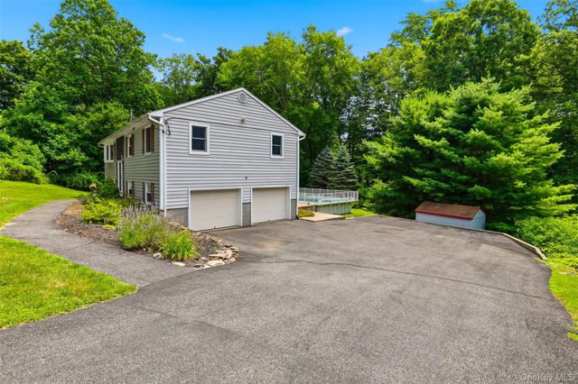 27 Casse Court, Mahopac, NY 10541