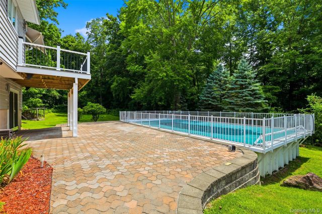 27 Casse Court, Mahopac, NY 10541