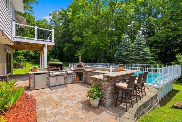 27 Casse Court, Mahopac, NY 10541