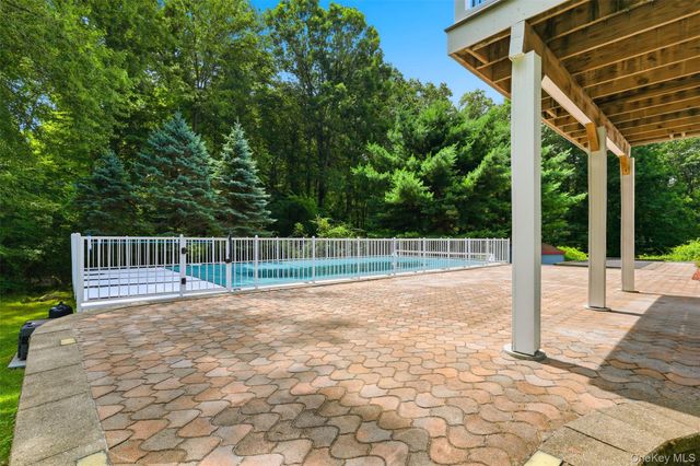 27 Casse Court, Mahopac, NY 10541
