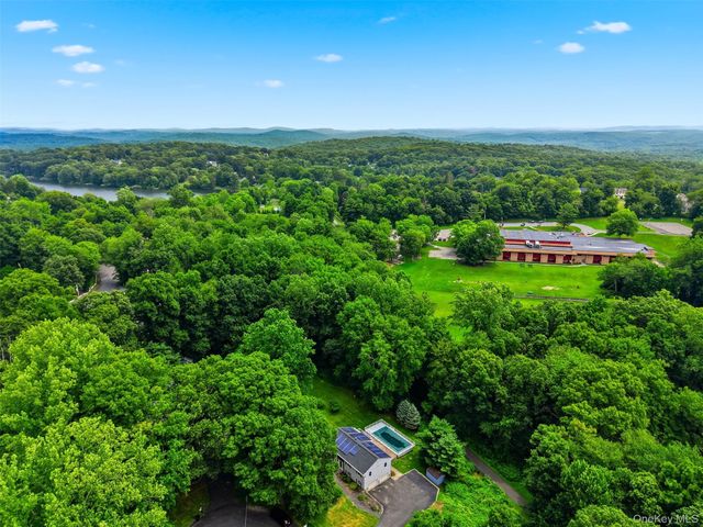 27 Casse Court, Mahopac, NY 10541