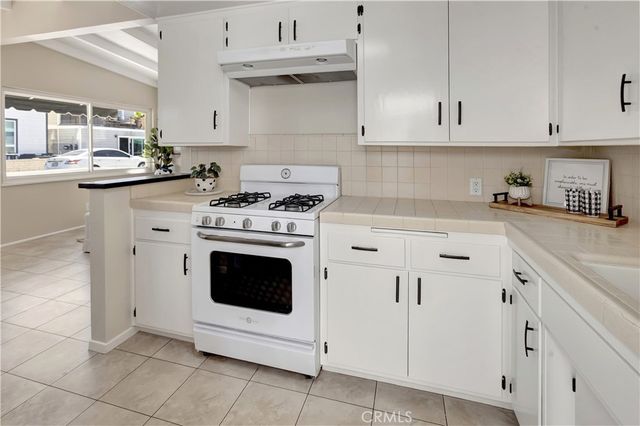 213 33rd Street, Newport Beach, CA 92663