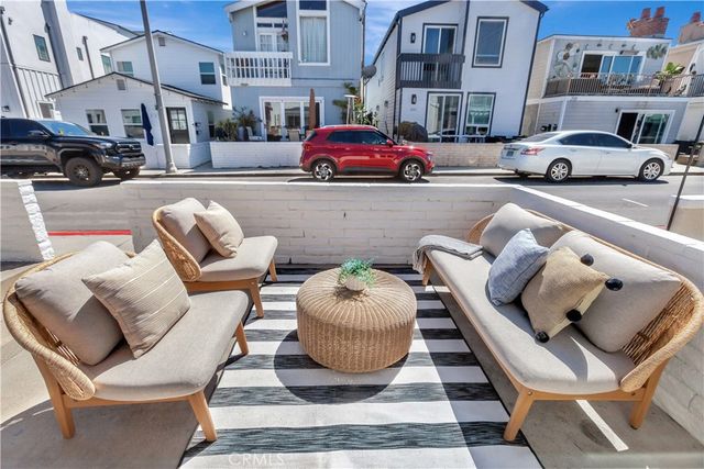 213 33rd Street, Newport Beach, CA 92663