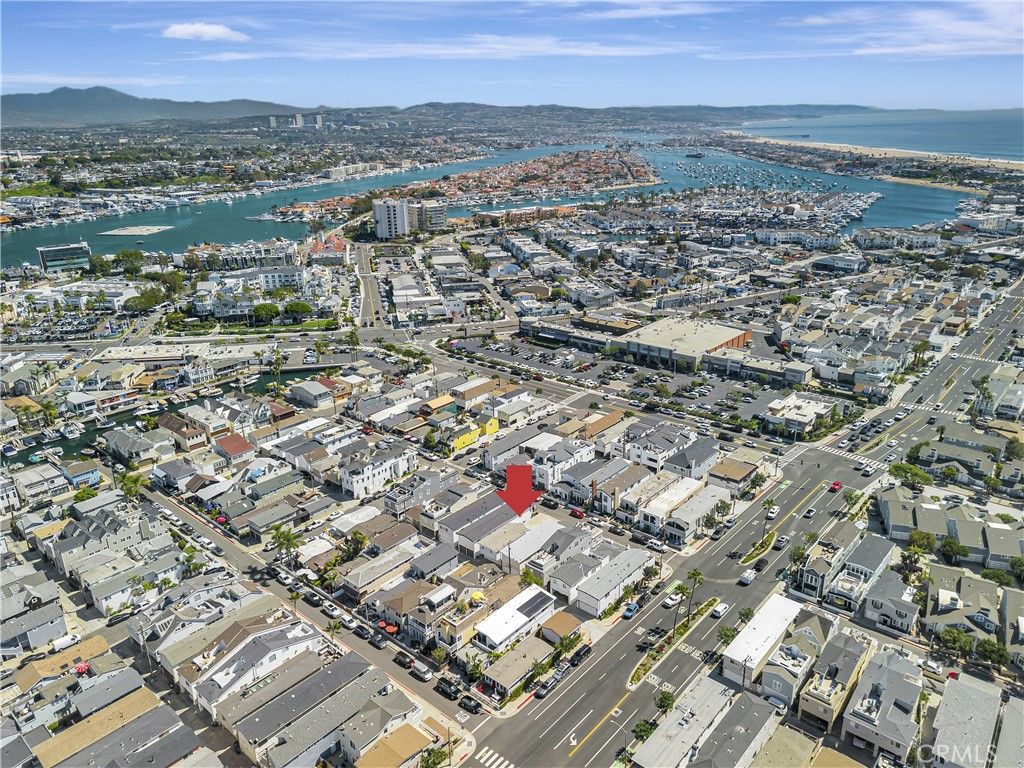 213 33rd Street, Newport Beach, CA 92663