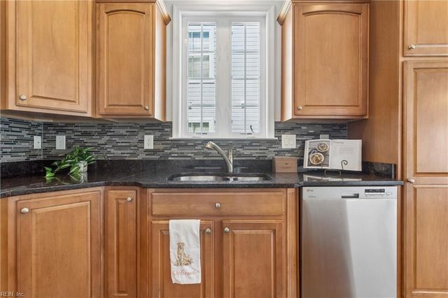 4232 Old Lock RD, Williamsburg, VA 23188