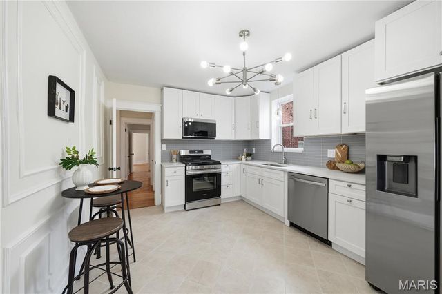 4945 Sutherland Avenue, St Louis, MO 63109