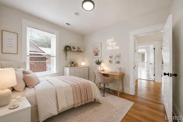 4945 Sutherland Avenue, St Louis, MO 63109