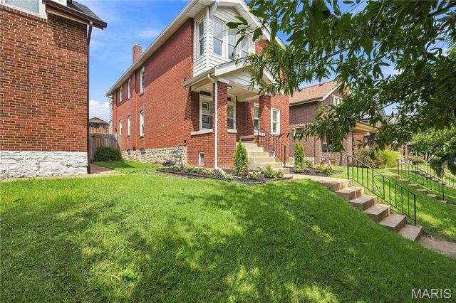 4945 Sutherland Avenue, St Louis, MO 63109