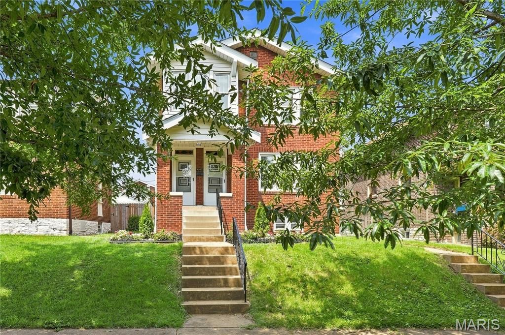 4945 Sutherland Avenue, St Louis, MO 63109