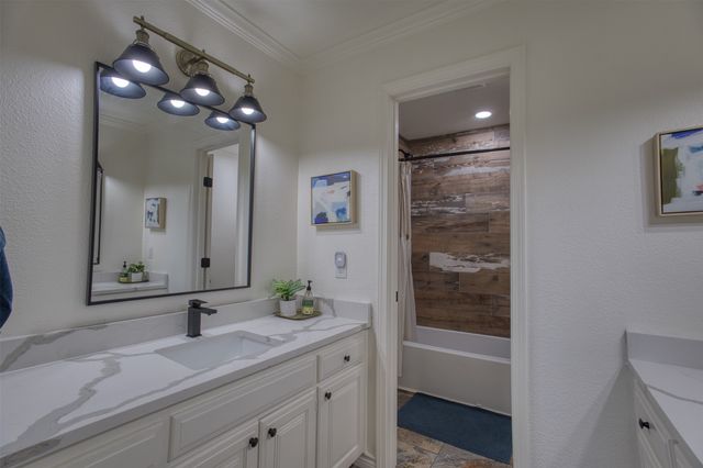 8550 Lakewood Drive, Brownwood, TX 76801