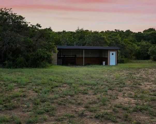 8550 Lakewood Drive, Brownwood, TX 76801