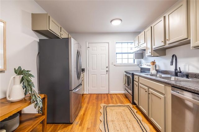 410 Candler Park NE Drive H-7, Atlanta, GA 30307