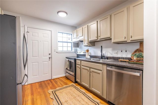 410 Candler Park NE Drive H-7, Atlanta, GA 30307