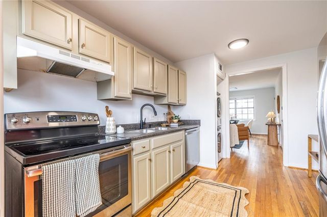 410 Candler Park NE Drive H-7, Atlanta, GA 30307