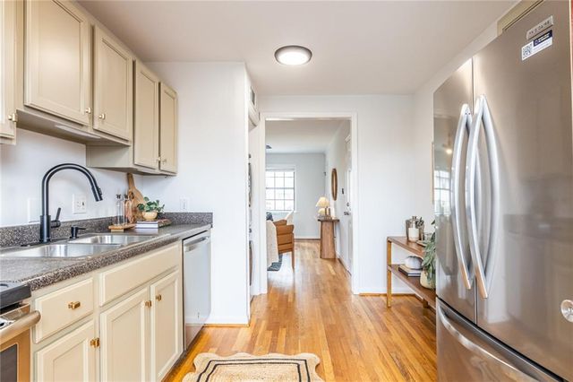 410 Candler Park NE Drive H-7, Atlanta, GA 30307