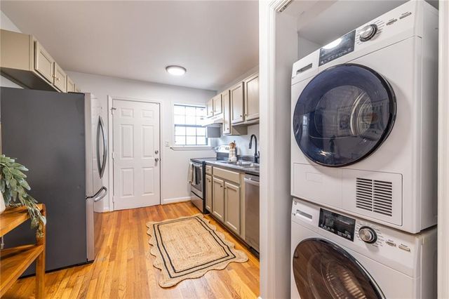 410 Candler Park NE Drive H-7, Atlanta, GA 30307