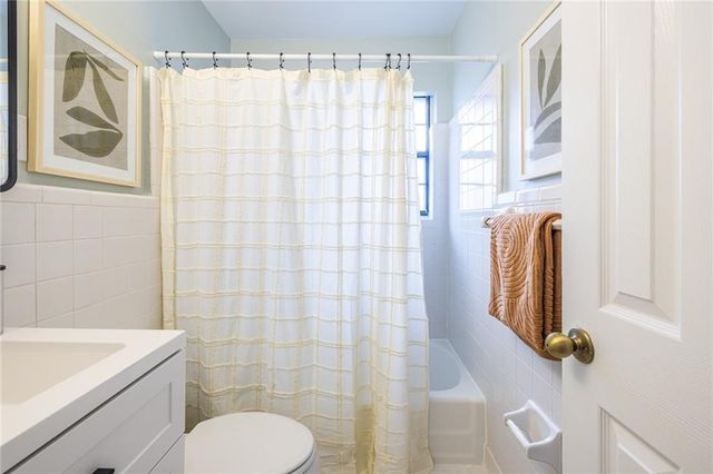 410 Candler Park NE Drive H-7, Atlanta, GA 30307