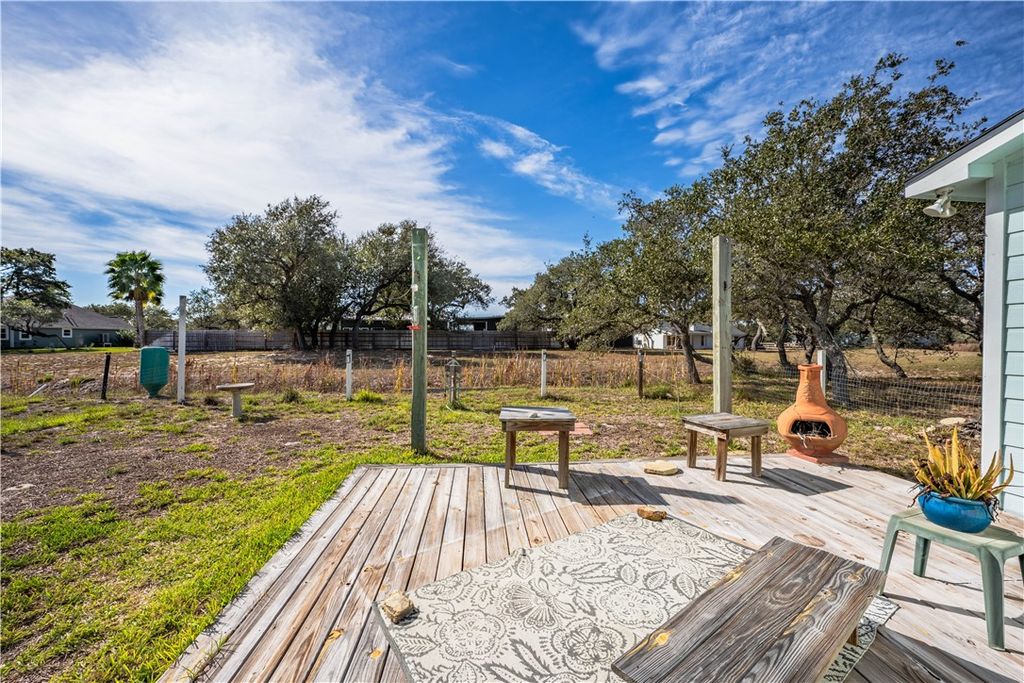 5 Circle Lake Dr, Rockport, TX 78382 — photo 4