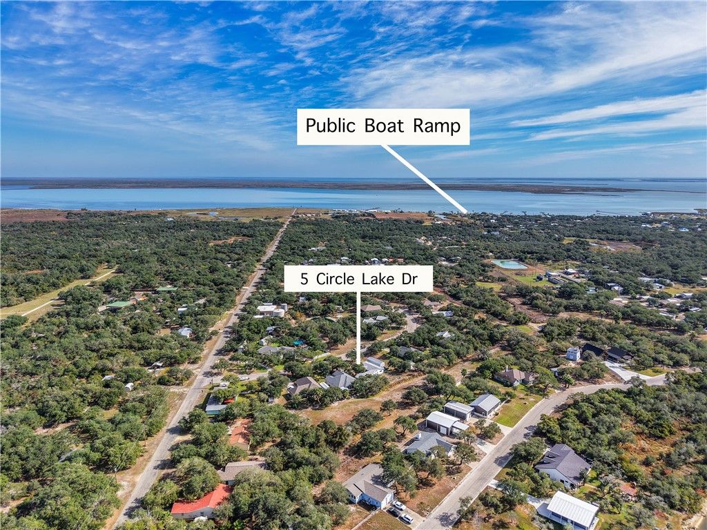 5 Circle Lake Dr, Rockport, TX 78382 — photo 5