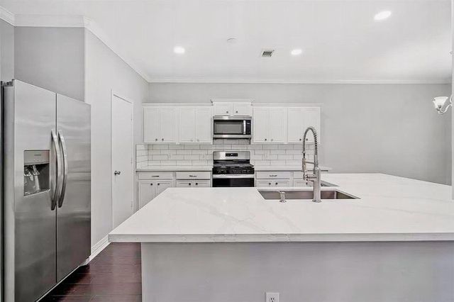 6639 Stonecross Creek Lane, Katy, TX 77449