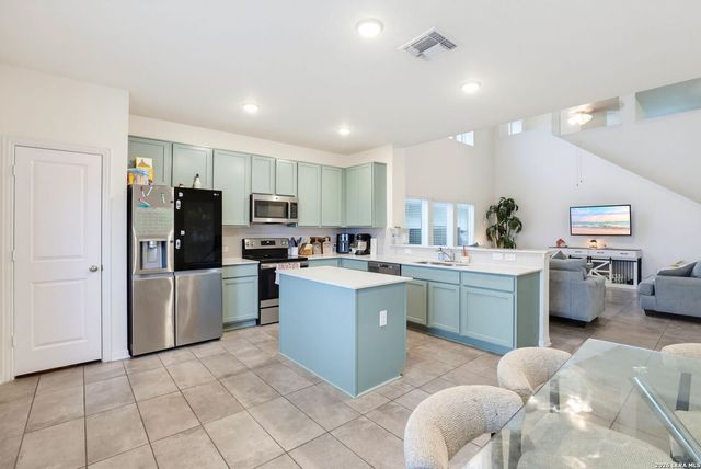3813 Annalise Ave, Seguin, TX 78155