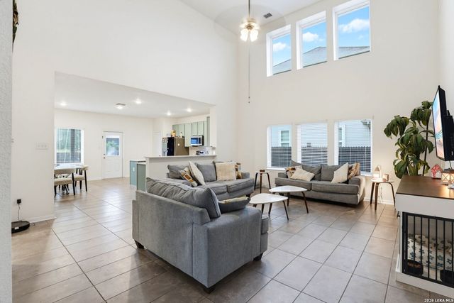 3813 Annalise Ave, Seguin, TX 78155