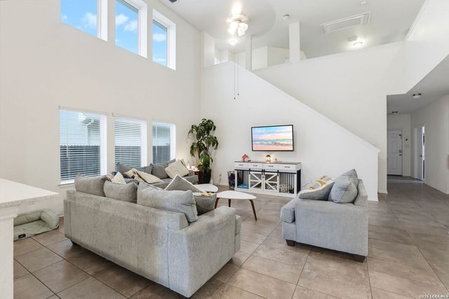 3813 Annalise Ave, Seguin, TX 78155