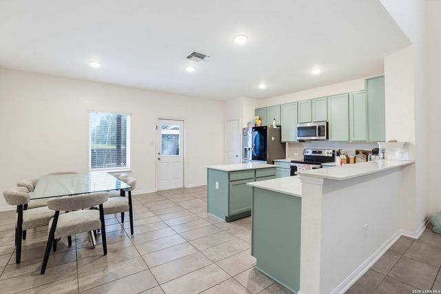 3813 Annalise Ave, Seguin, TX 78155