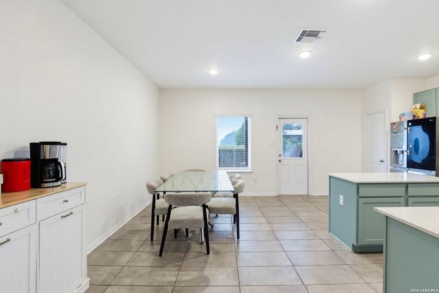 3813 Annalise Ave, Seguin, TX 78155